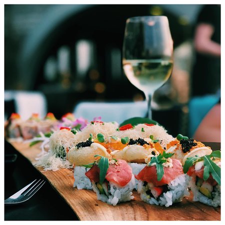 2-Hour Romantic Sunset Cruise with Sushi and Drinks
